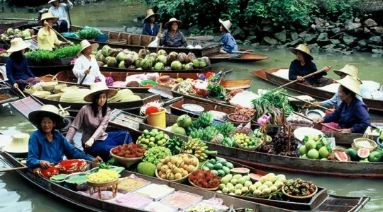 水上マーケット